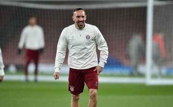 拜仁迎回头号天王!里贝里已伤愈归队参加合练