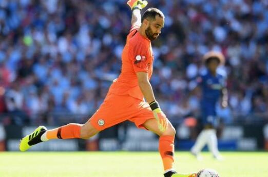 官方：曼城门将布拉沃左脚跟腱断裂