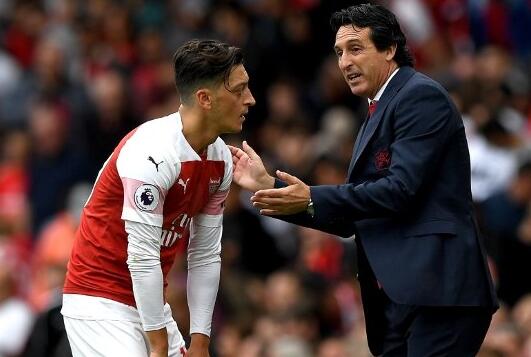 埃梅里：关键时刻所有人都要去防守 厄齐尔也不例外