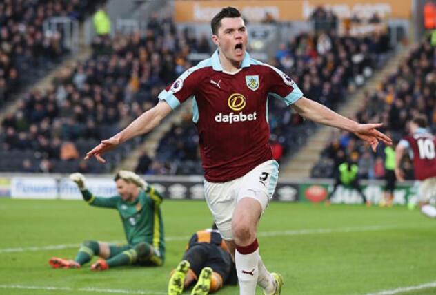 南安普顿VS曼联 英媒：曼联或在今夏回购伯恩利后卫基恩