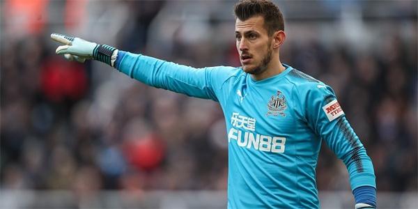 纽卡买断斯洛伐克门神