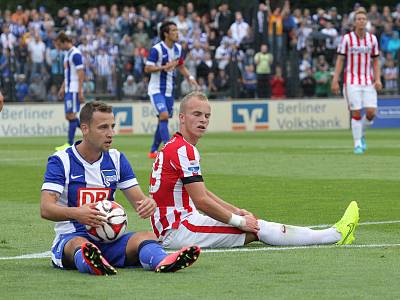 埃因霍温vs奥斯前瞻 奥斯近期防守端下滑严重