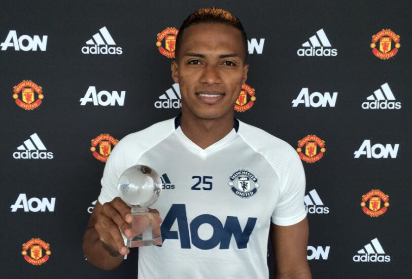 曼联VS西布朗，瓦伦西亚连续第三次当选曼联月最佳球员