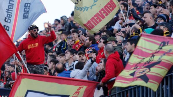 贝内文托球迷会发声：小女孩们请捍卫身上的球衣