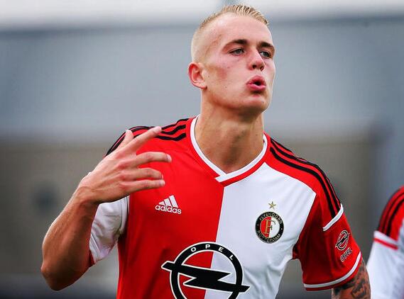 莱比锡4-5拜仁 荷媒：拜仁有意费耶诺德边卫卡尔斯多普