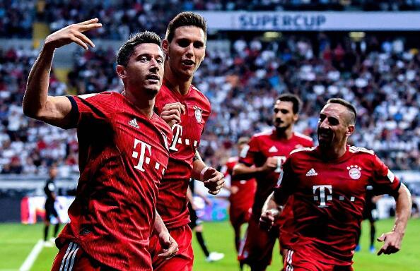 拜仁慕尼黑5-0法兰克福德国超级杯三连冠 莱万帽子戏法