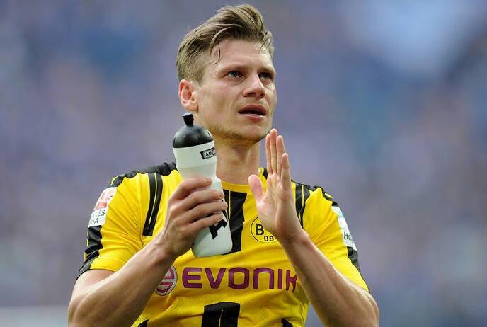 拜仁VS多特，官方：皮什切克与大黄蜂续约至2019年