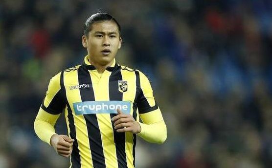 维特斯预备队0-4VV圣巴沃，张玉宁染红下场