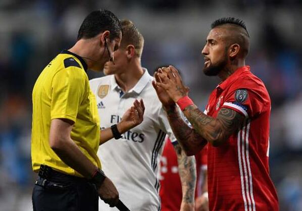 皇马4-2拜仁 蒂亚戈：这样水平的裁判是怎么出现在欧冠赛场的